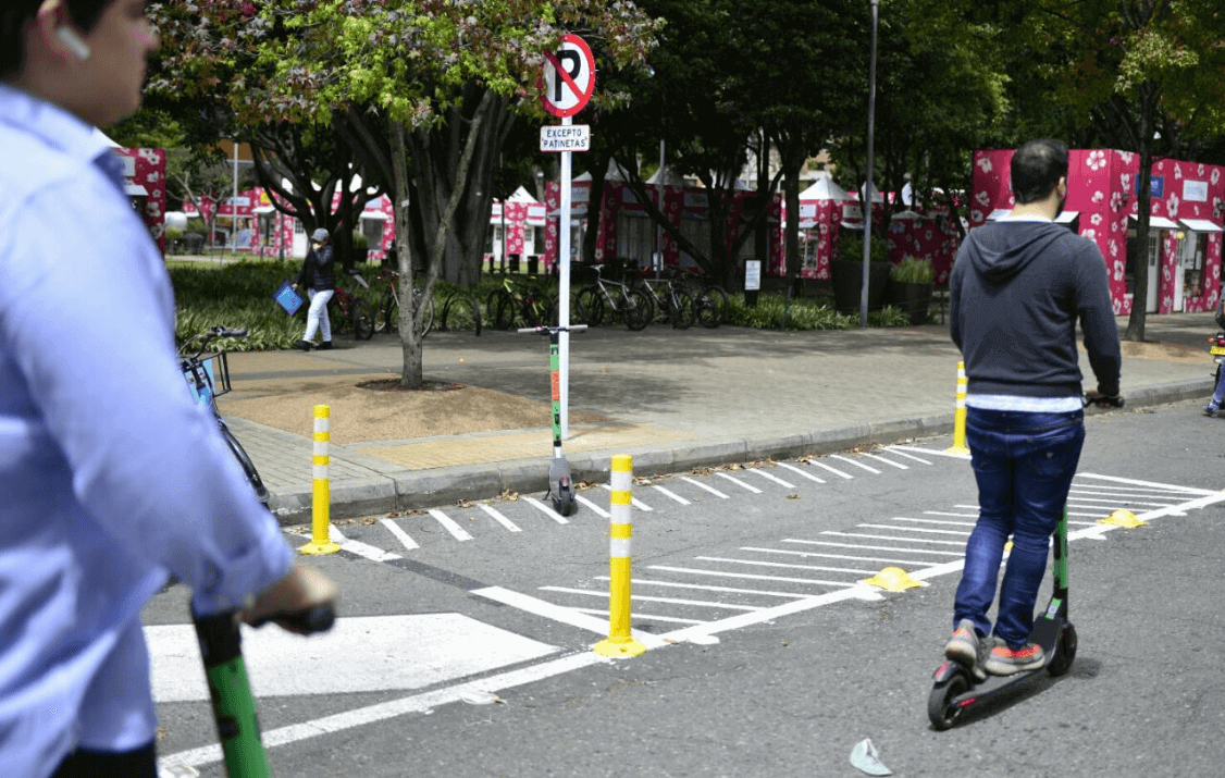 La regulación establece que estas patinetas solo pueden transitar en determinados puntos delimitados de la ciudad. / Cortesía Secretaría de Movilidad