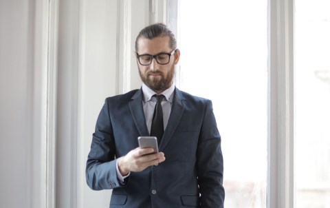 Qué quiere decir Casual Chic y otros códigos de vestimenta comunes