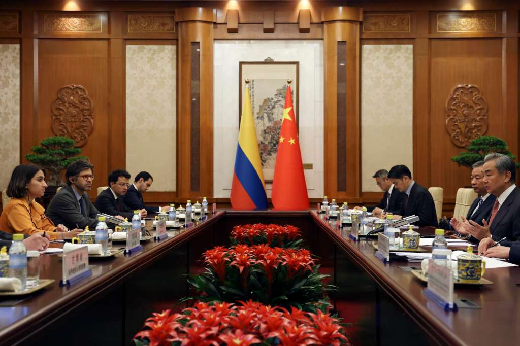BEIJING (China), 12/05/2025.- Chinese Foreign Minister Wang Yi and Colombia's Foreign Minister Laura Sarabia attend a meeting at the Diaoyutai State Guesthouse in Beijing, China, 12 May 2025. EFE/EPA/FLORENCE LO / POOL