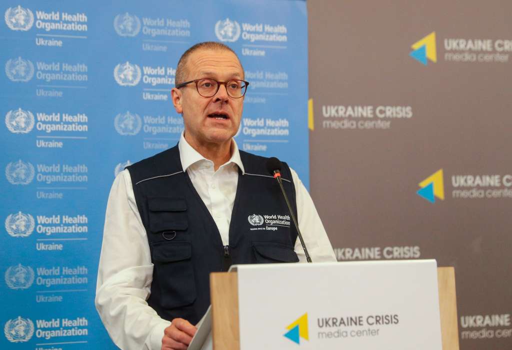 Kyiv (Ukraine), 21/11/2022.- Dr Hans Henri P. Kluge, World Health Organization (WHO) Regional Director for Europe, speaks during a press briefing in Kyiv (Kiev), Ukraine, 21 November 2022, amid Russia's invasion. WHO officials held a press briefing on the continuing health and energy impacts brought on by the war and the pandemic in Ukraine, including how the country's health system is being supported to prepare for the coming winter. Russian troops entered Ukraine on 24 February 2022 starting a conflict that has provoked destruction and a humanitarian crisis. (Rusia, Ucrania) EFE/EPA/SERGEY DOLZHENKO