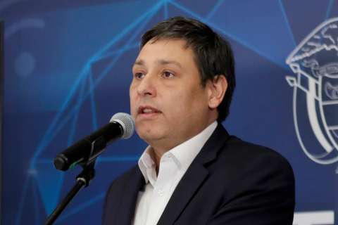 Ministro TIC da su versión sobre la concesión del Canal Uno, que sacó CM& del aire
