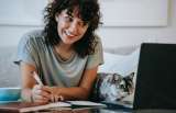 Hay 5.000 becas disponibles para emprendedoras en temas financieros y digitales
