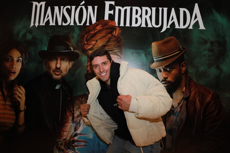 Premier película ‘Mansión Embrujada’