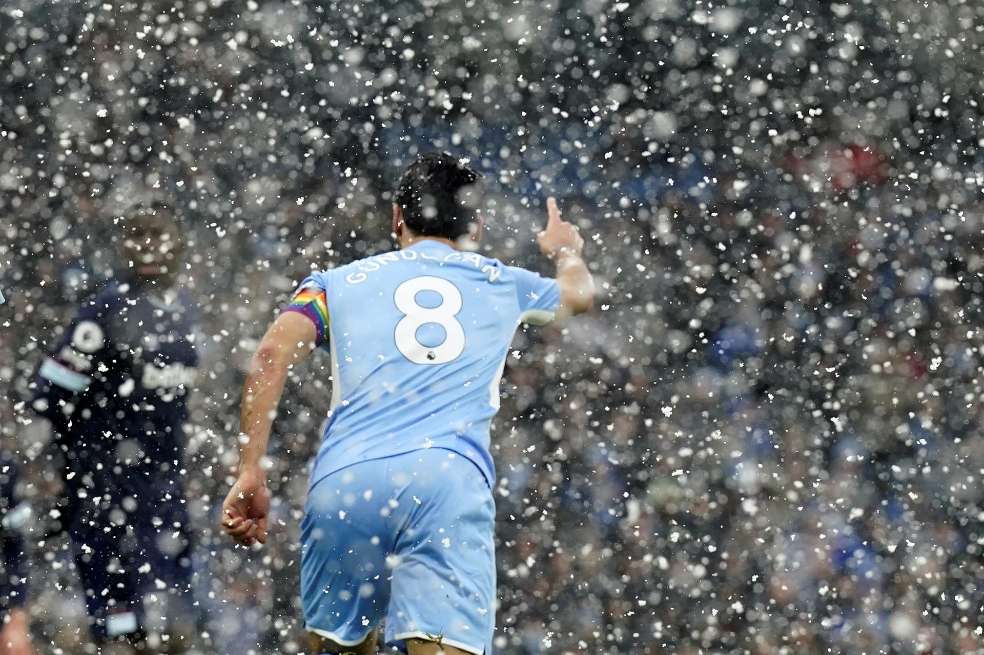 Manchester City derrotó por 2-1 al West Ham.