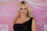 Pamela Anderson es acusada por la ex de su nuevo esposo