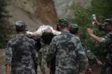 Impresionantes imágenes del terremoto que dejó 221 muertos en China