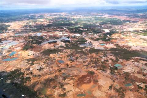 Las imágenes desoladoras de la minería ilegal en el noroccidente colombiano