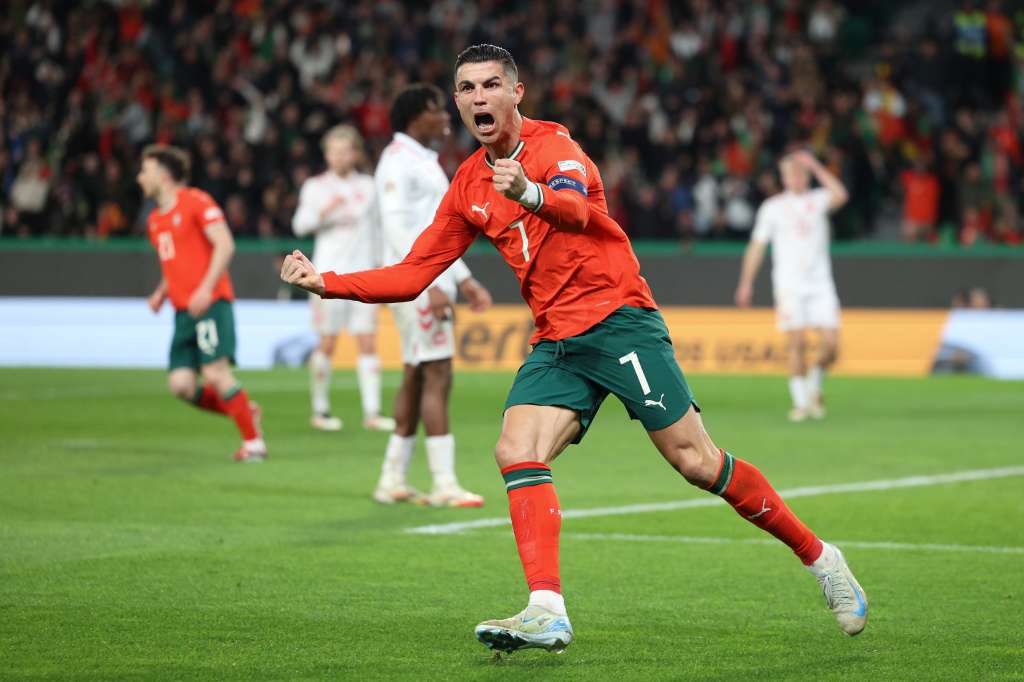 LISBON (Portugal), 23/03/2025.- Portugal's Cristiano Ronaldo celebrates scoring a goal during the UEFA Nations League playoff second leg soccer match between Portugal and Denmark at Alvalade Stadium, in Lisbon, Portugal, 23 March 2025. (Dinamarca, Lisboa) EFE/EPA/MIGUEL A. LOPES