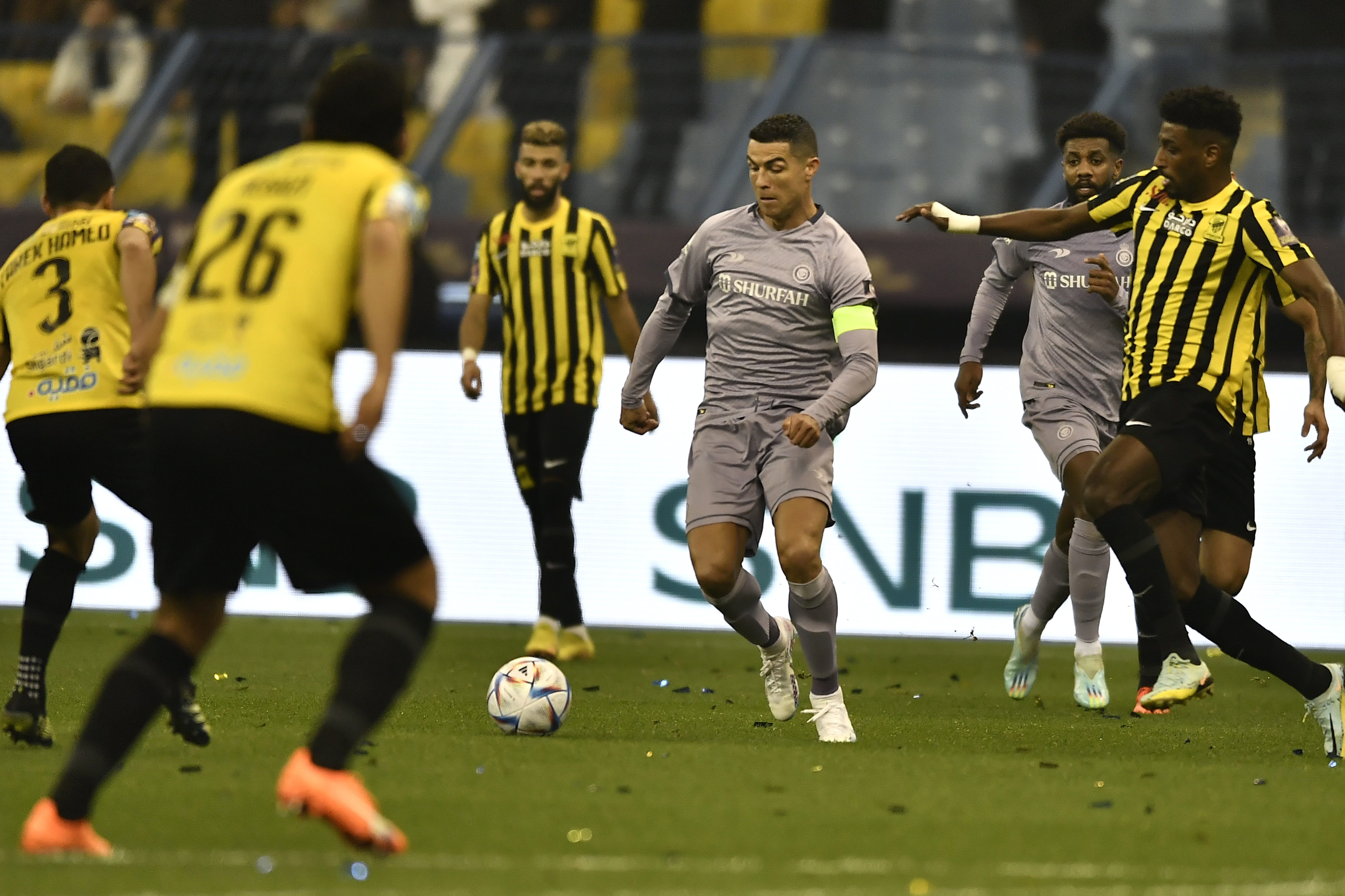 Riyadh (Saudi Arabia), 26/01/2023.- Al Nassr's Cristiano Ronaldo (C) in action during the Saudi Super Cup soccer match between Al-Ittihad and Al-Nassr in Riyadh, Saudi Arabia, 26 January 2023. (Arabia Saudita) EFE/EPA/STR