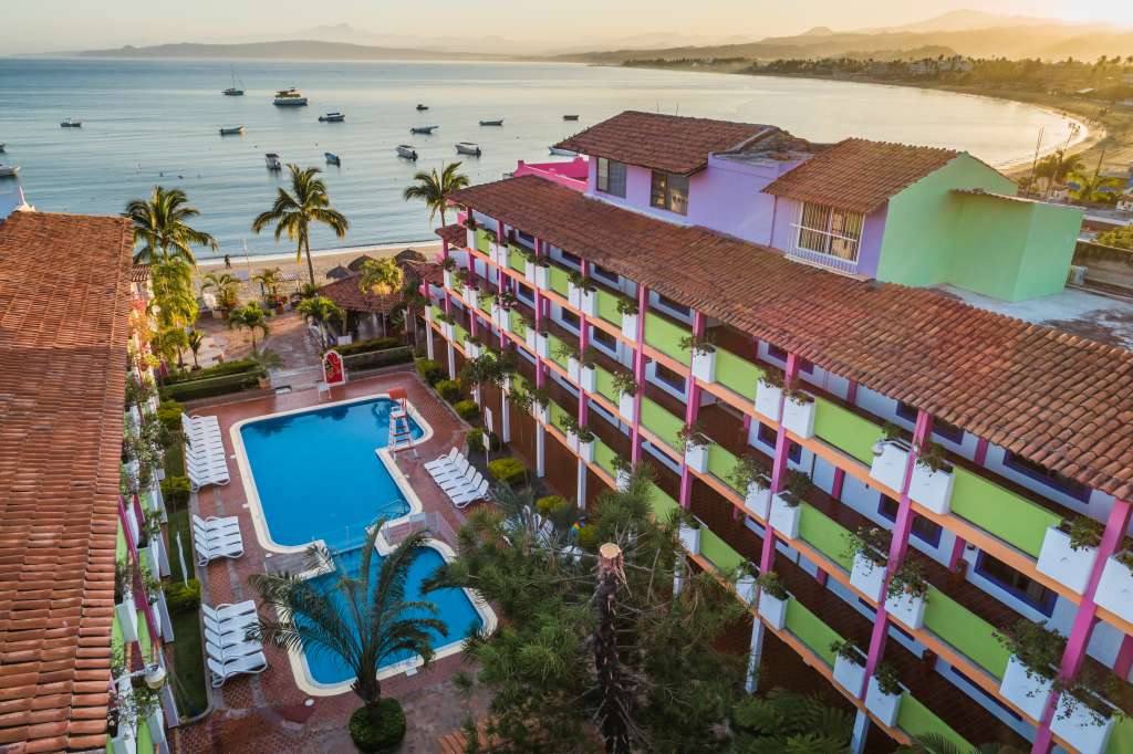 Decameron Los Cocos Guayabitos, Ramada All Inclusive Resort.