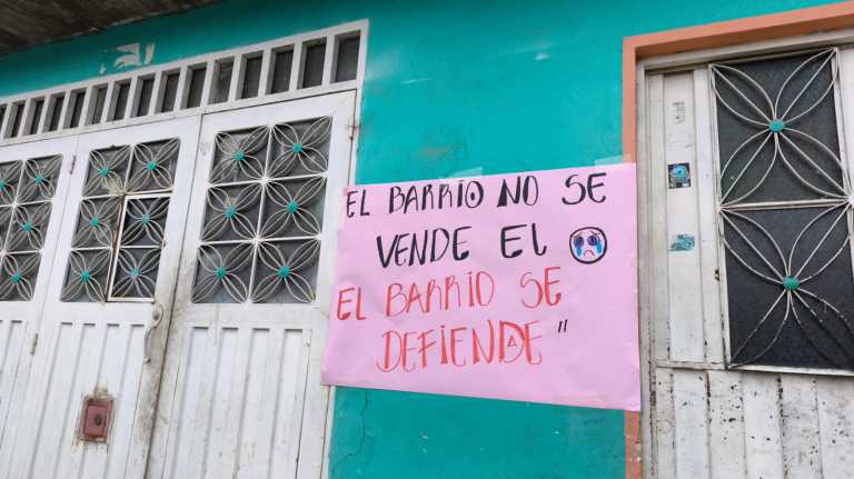 Vecinos de Potosí protestan por compra y demolición de predios para el cable aéreo