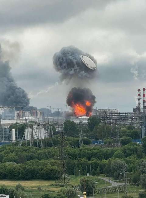 Ucrania ejecutó uno de los mayores ataques con drones contra Rusia y puso en alerta a Moscú