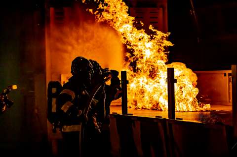 Incendio en grabación de una serie de TV en Bucaramanga dejó 8 afectados
