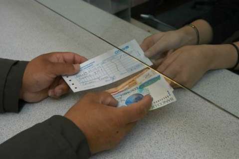 ‘Tatequieto’ a altos costos en servicios bancarios