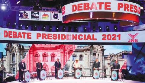 Semana clave para el futuro político de Perú y Ecuador