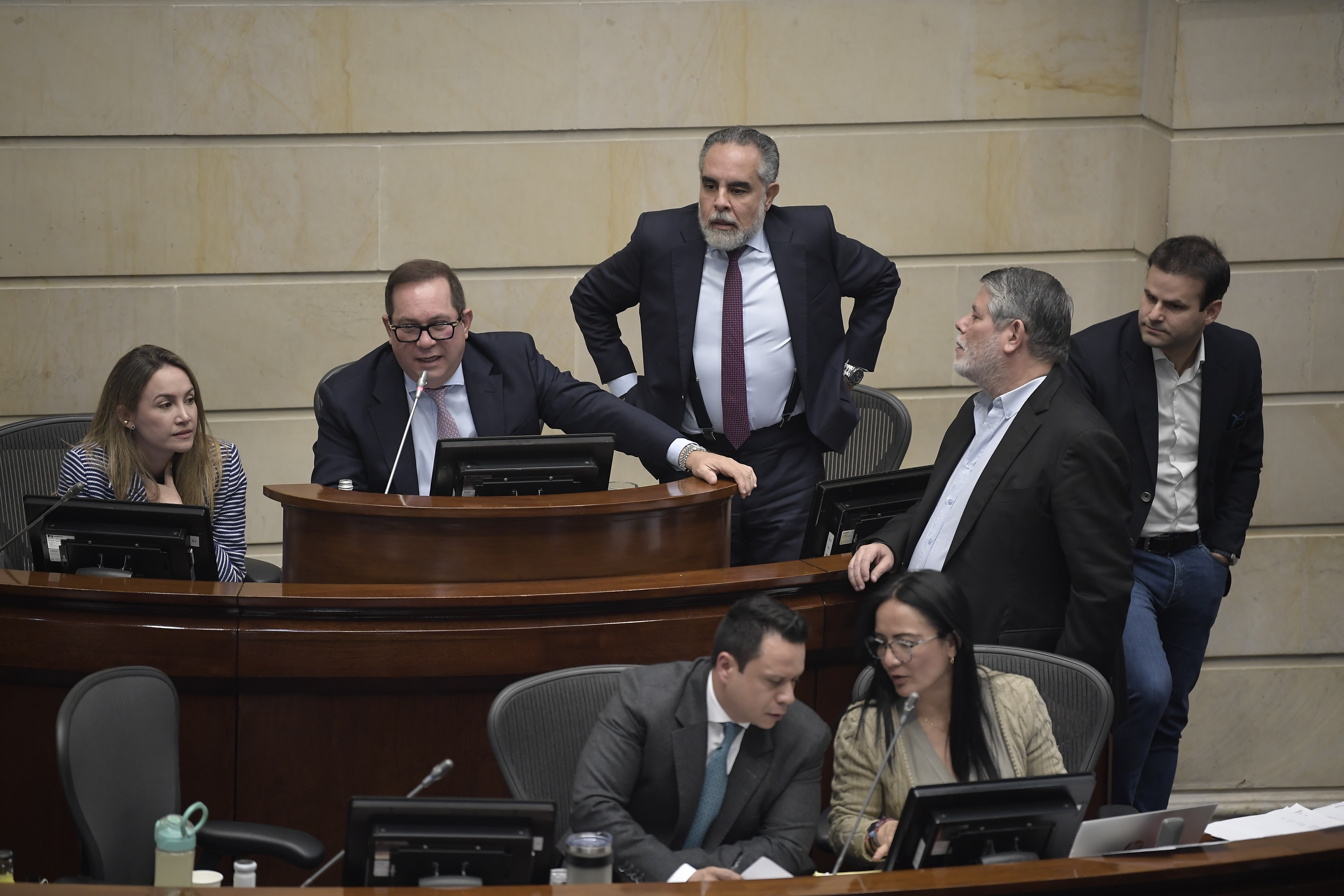 Debate en la plenaria del Senado para la aprobación del presupuesto del 2026, por COP 546,9 billones.