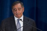 Panetta dice que no le consta que en caso Petraeus haya más oficiales