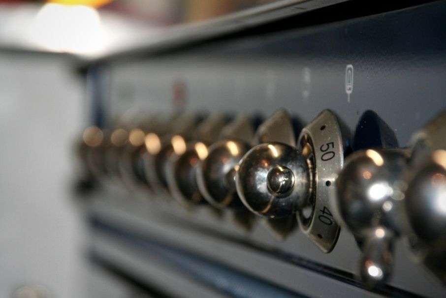 Cómo eliminar los olores a quemado de la estufa