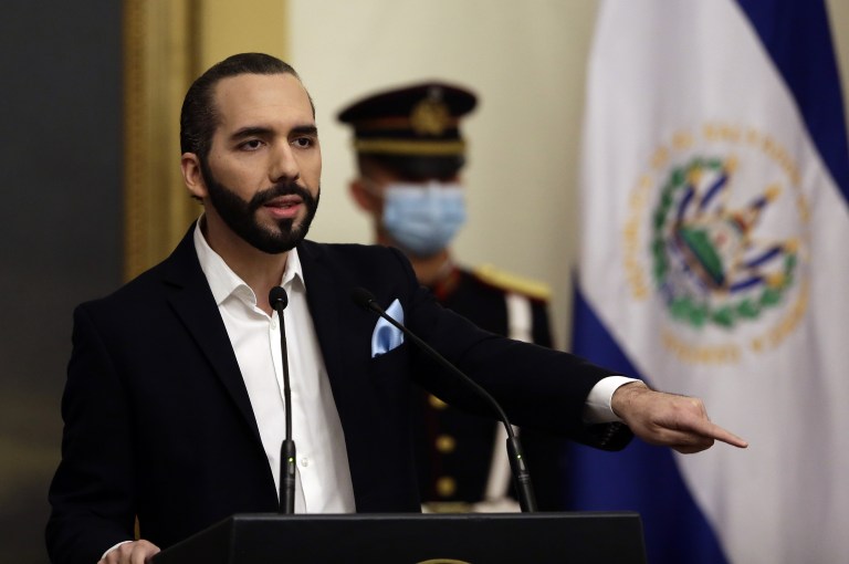 Pese a acusaciones de autoritarismo, casi el 90 % de los salvadoreños aprueba a Bukele