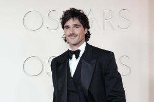 En fotos: Jacob Elordi, Rosalía y otros de los mejor vestidos de 2026, según Vanity Fair