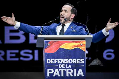 Jueza echa para atrás la orden que prohibió a De la Espriella usar camiseta de la Selección