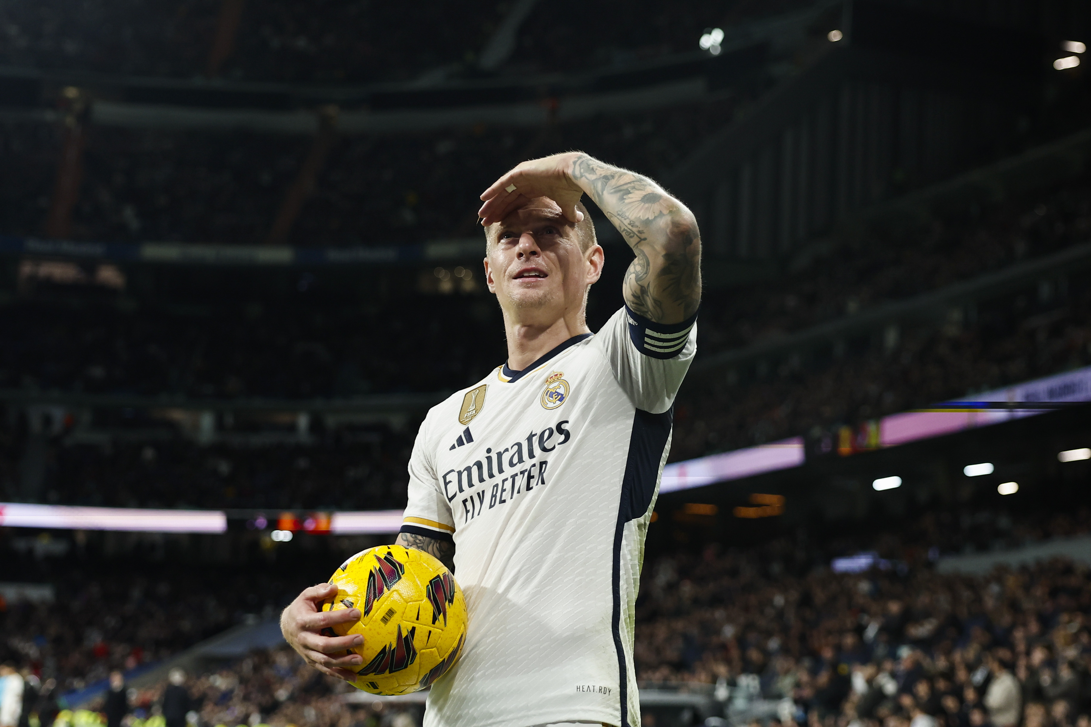 MADRID, 02/12/2023.- El centrocampista alemán del Real Madrid Toni Kroos durante el partido de LaLiga entre el Real Madrid y el Granada, este sábado en el estadio Santiago Bernabéu de Madrid. EFE/ Sergio Pérez