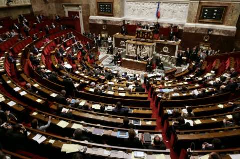 Diputados franceses examinan matrimonio homosexual