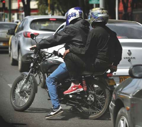 Motociclistas novatos y su impericia: grietas en la seguridad vial de Bogotá