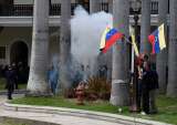 Colectivos irrumpen en la Asamblea Nacional en Venezuela