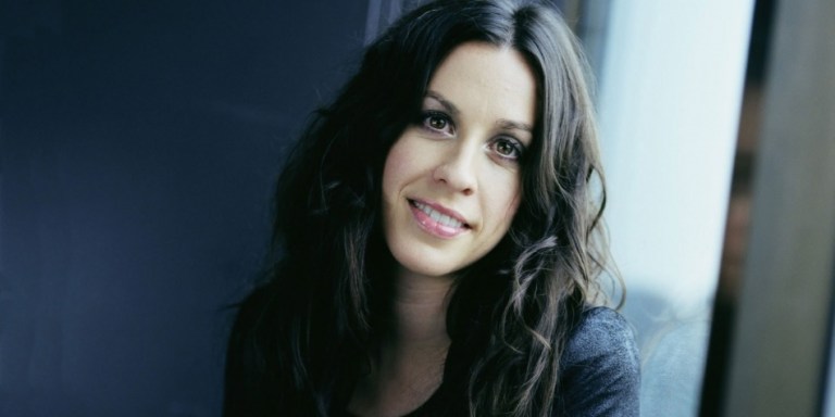 ¡Felices 42 Alanis Morissette!