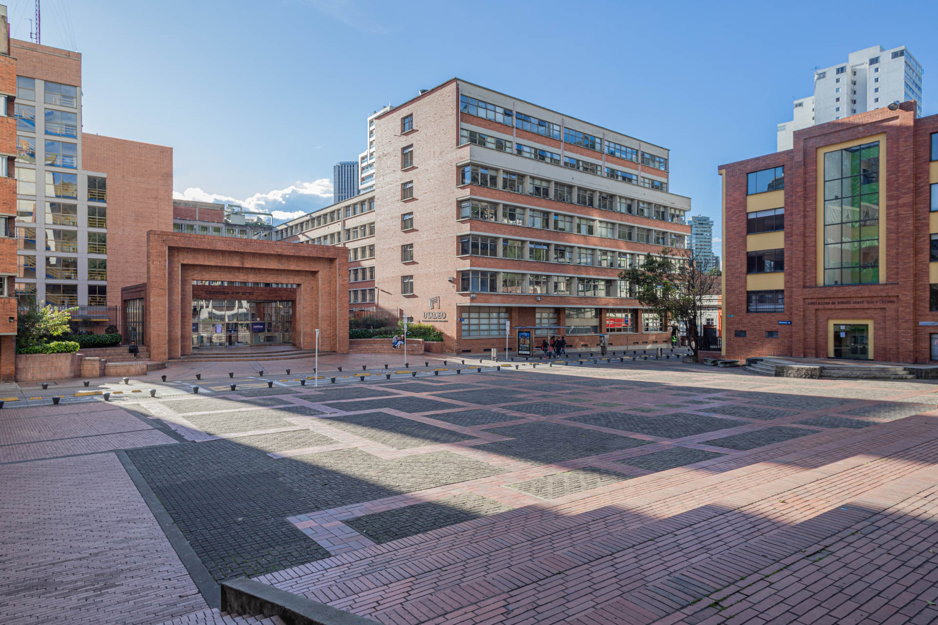 Utadeo la educación es rigurosa, relevante y basada en la excelencia académica.