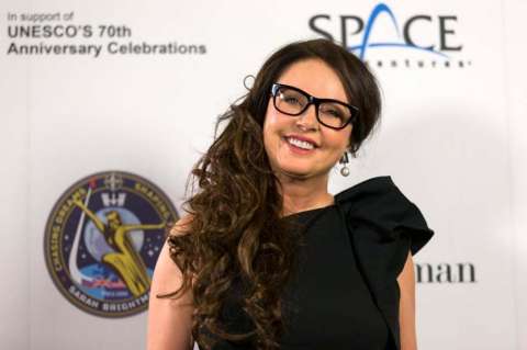 Soprano Sarah Brightman cantará en el espacio