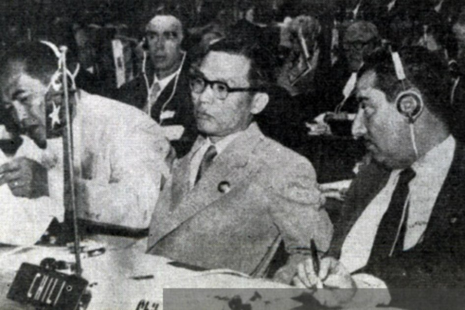 En la foto Carlos Dittborn, organizador del Mundial de Chile 62 en un congreso de la FIFA / memoriachilena.cl
