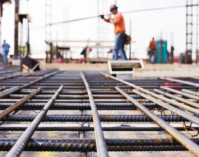 Advierten pérdida de puestos de trabajo en el sector del acero y la construcción.