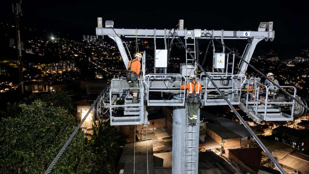 Inspecciones e intervenciones en la línea H del Metrocable de Medellín tras el sismo.