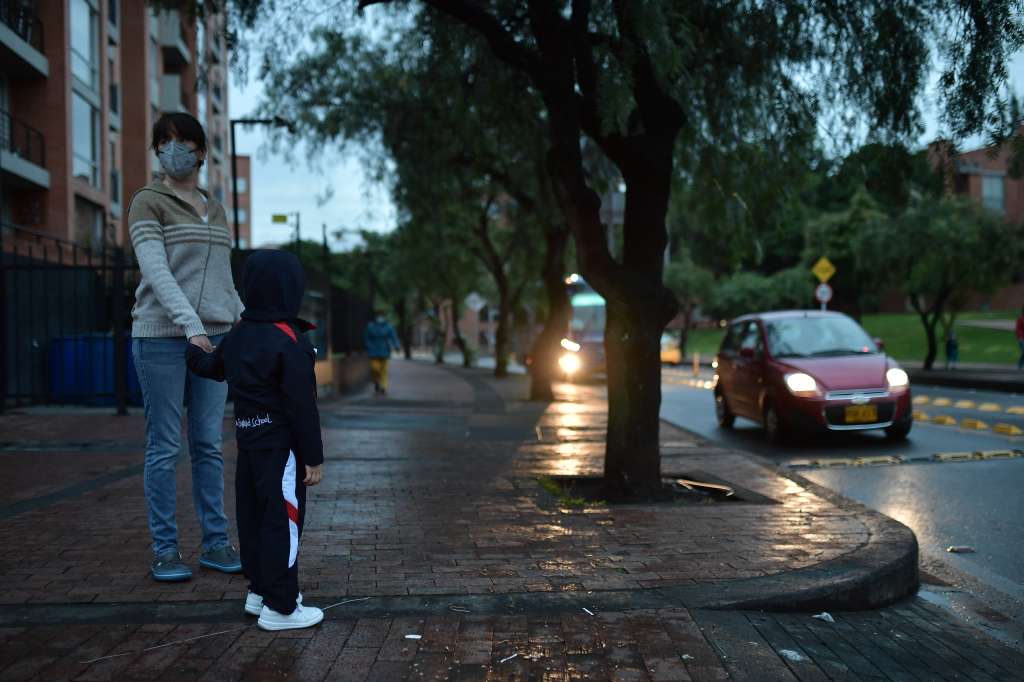 Aspectos de rutas, instalaciones y desinfección de la nueva normalidad y retorno presencial de niños a este colegio ubicado en Bogotá durante la pandemia del Covid - 19