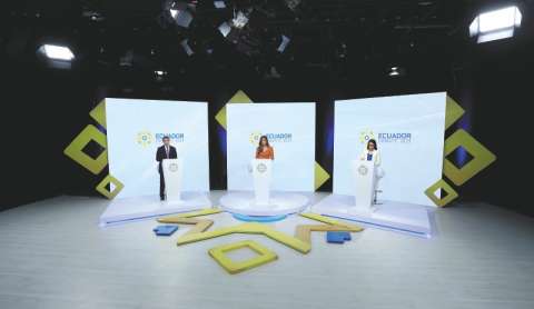 Un año y medio para solucionar una crisis que se agudiza en Ecuador