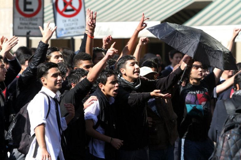 Profesores inician huelga indefinida en Chile en rechazo a reforma de Bachelet