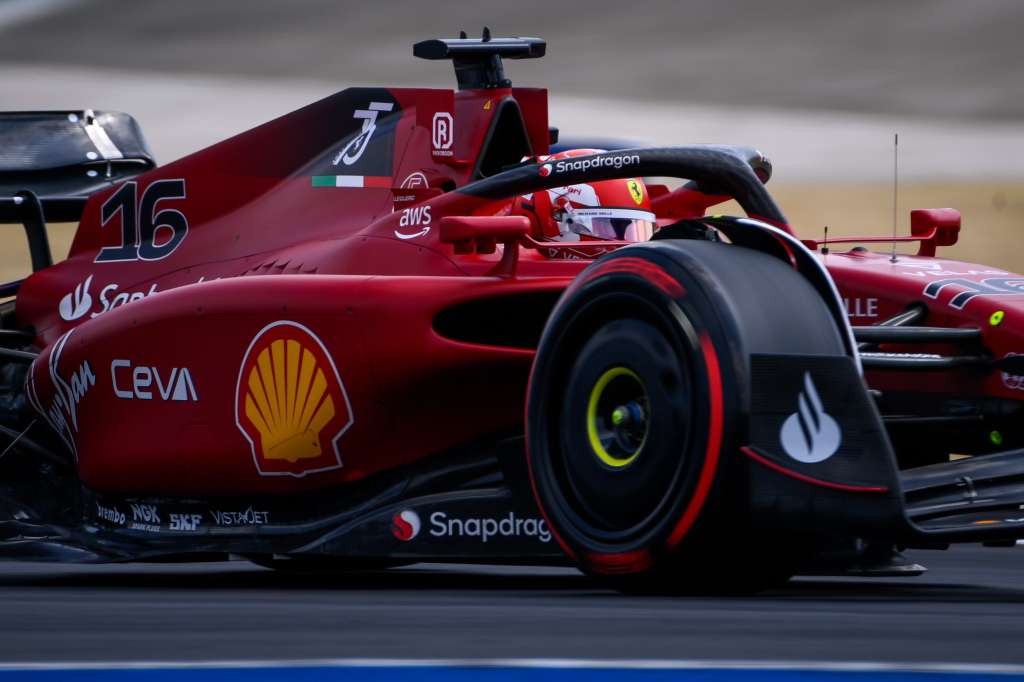 Mogyorod (Hungary), 29/07/2022.- Ferrari driver Charles Leclerc of Monaco in action during the first practice session of the Formula One Grand Prix of Hungary at the Hungaroring circuit in Mogyorod, near Budapest, Hungary, 29 July 2022. The Formula One Grand Prix of Hungary will take place on 31 July 2022. (Fórmula Uno, Hungría) EFE/EPA/Zsolt Czegledi HUNGARY OUT