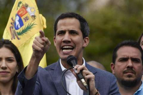 Guaidó llama a protestar por la crisis durante visita de Bachelet a Venezuela