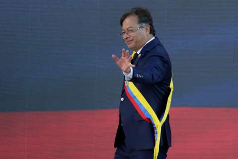 Cien días de expectativa por un “revolcón” a la salud
