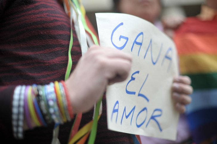 El triunfo del matrimonio igualitario en la Corte Constitucional sacó a relucir la gastada oposición y sus argumentos flojos que no están a la altura del debate. / Óscar Pérez
