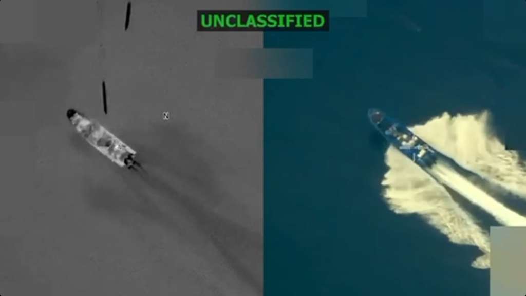AME904. WASHINGTON (ESTADOS UNIDOS), 19/09/2025.- Captura de video tomado de la red social Truth Social de la cuenta @realDonaldTrump del presidente de Estados Unidos, Donald Trump, donde se ve una embarcación en el mar Caribe. Trump informó este viernes que el Ejército realizó un nuevo ataque cinético "letal" contra un "barco afiliado a una organización terrorista" y confirmó la muerte de tres presuntos narcotraficantes. EFE/ @realdonaldtrump /SOLO USO EDITORIAL/NO VENTAS/SOLO DISPONIBLE PARA ILUSTRAR LA NOTICIA QUE ACOMPAÑA (CRÉDITO OBLIGATORIO)