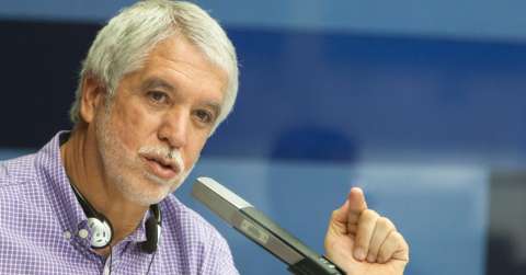 Acompañamos a Enrique Peñalosa en su entrevista en Blu Radio