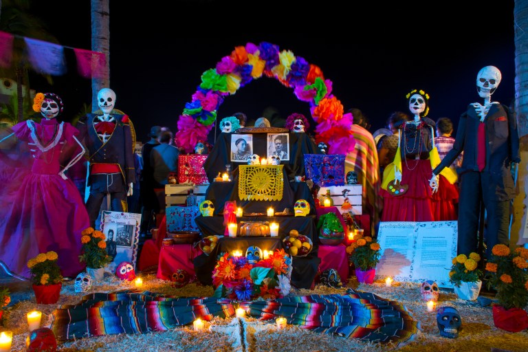 Así se vive la celebración del Día de Muertos en Puerto Vallarta y Riviera Nayarit
