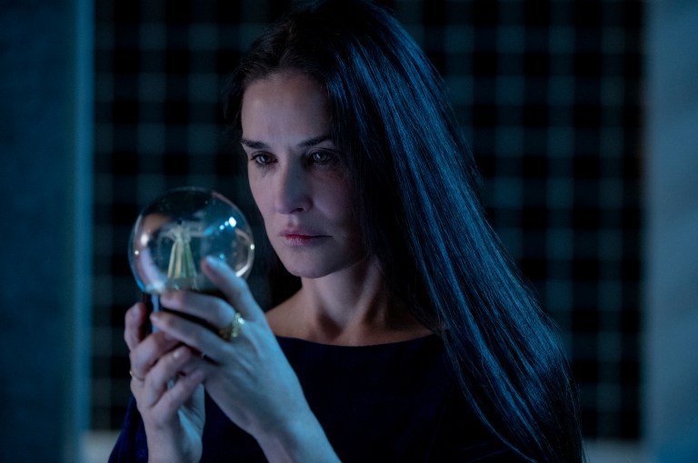 “La Sustancia”, el gore y el horror para escapar de la prisión del cuerpo