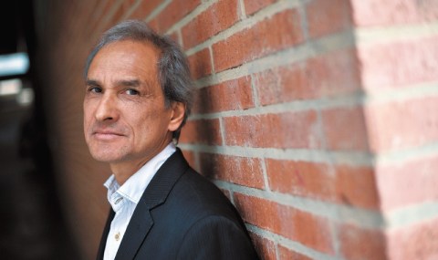 Un cuento de “Estamos al borde de un abismo”, obra de Julio Paredes