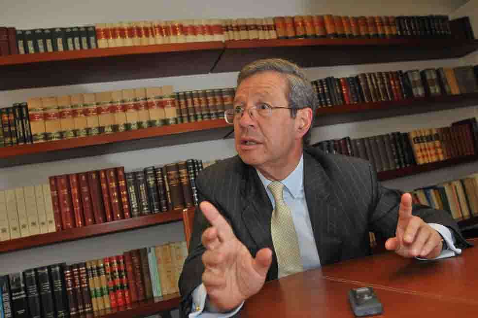 Juan Carlos Esguerra considera que la corrupción en la justicia del país es un problema ético de los funcionarios y no falencias de la constitución. / Óscar Pérez - El Espectador