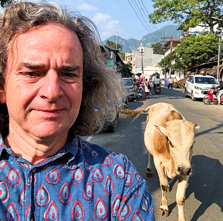 Alejandro López ya está en India y se dispone a comenzar una caminata de cinco días por los Himalayas antes de entrar a su curso de yoga.