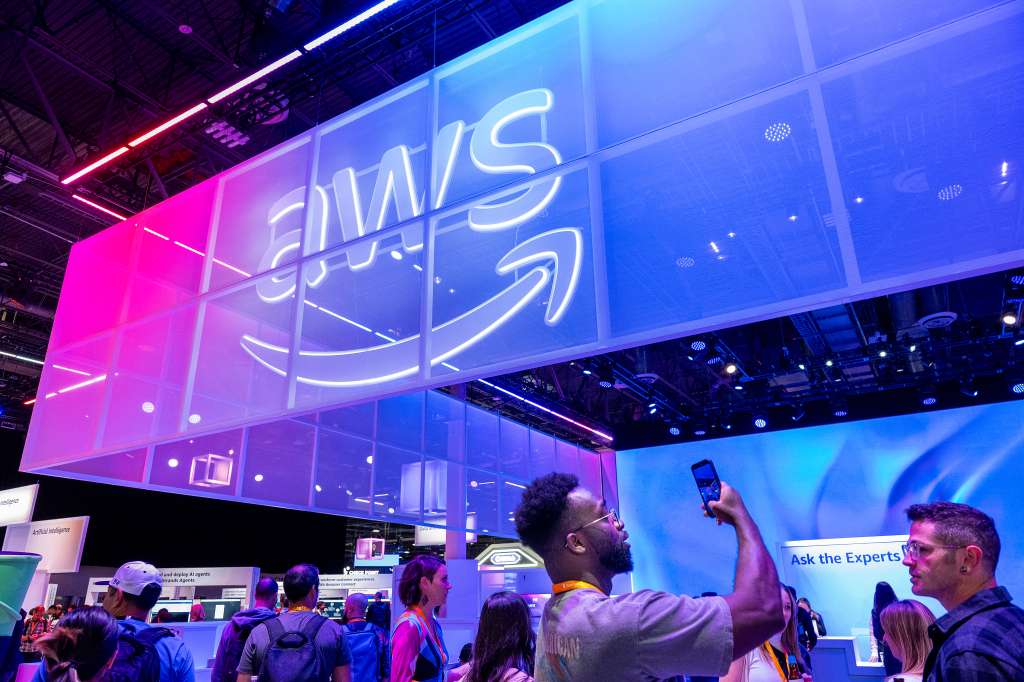 El re:Invent 2025 de Amazon Web Services reúne cada año, en el frío seco de Las Vegas, a miles de amantes de la tecnología, desarrolladores, startups, ingenieros, expertos en IA, entre otros.